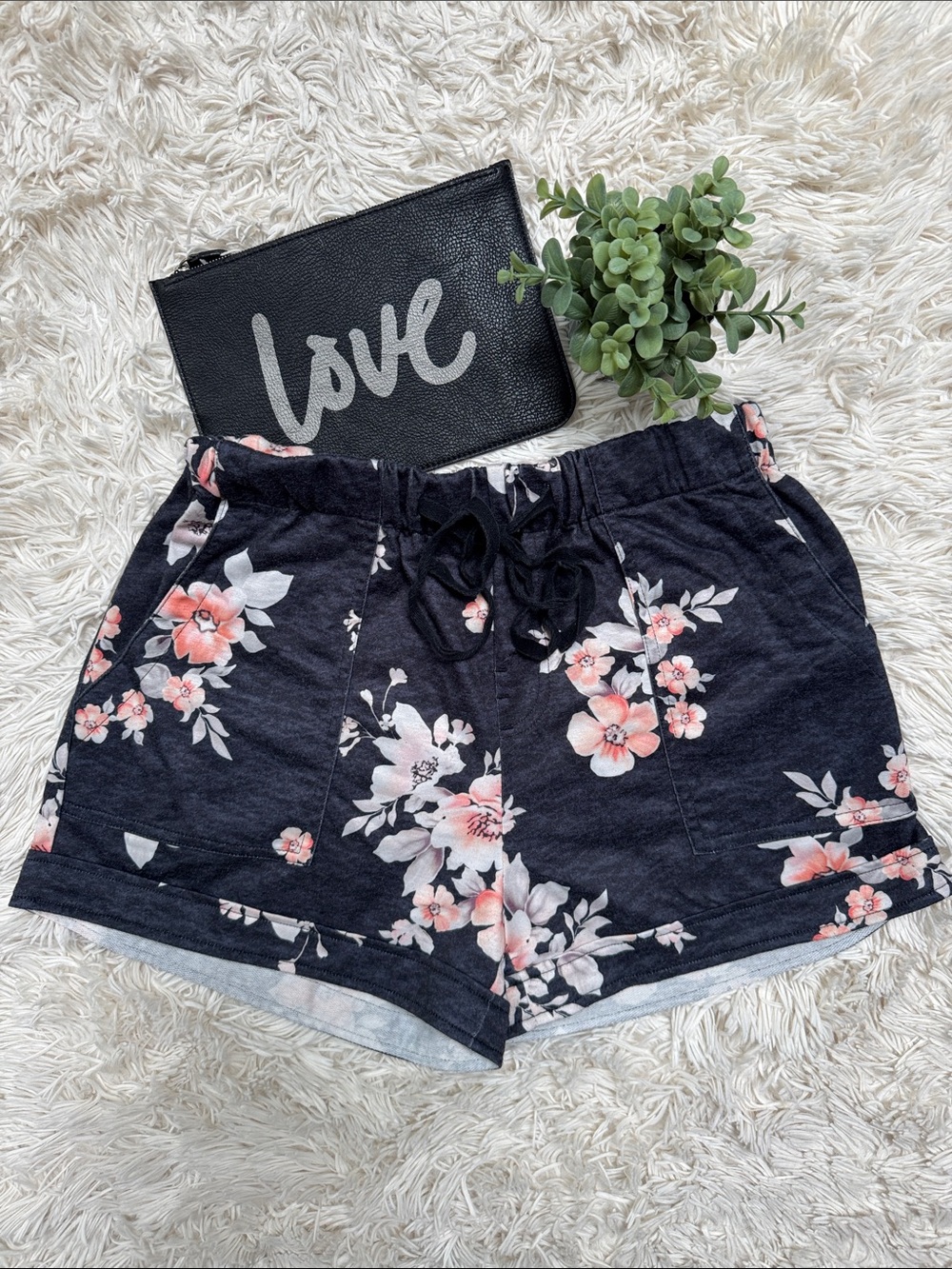 Boutique Floral Print Elastic Waist Shorts 💗 Black & Pink